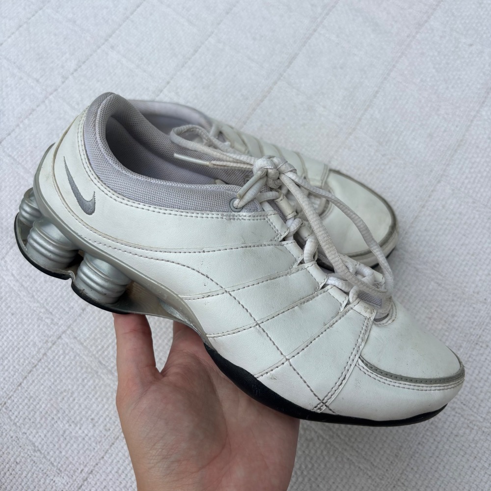 Women's 6.5 NIKE Y2K‎ 2008 Shox NZ White Silver Leather Lace Up Sneakers